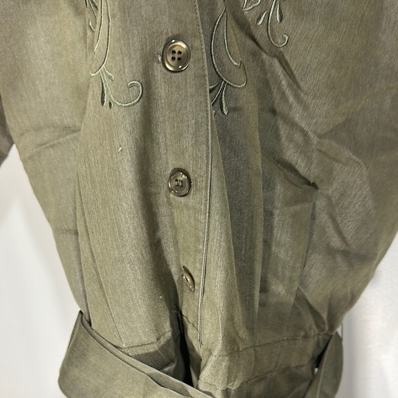 Together Green Notched Collar Shirt Romper with Belt Lace Detail - Picture 5 of 12
